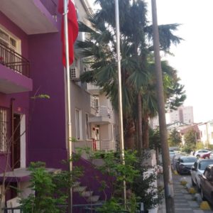 Paslanmaz-bayrak-direği